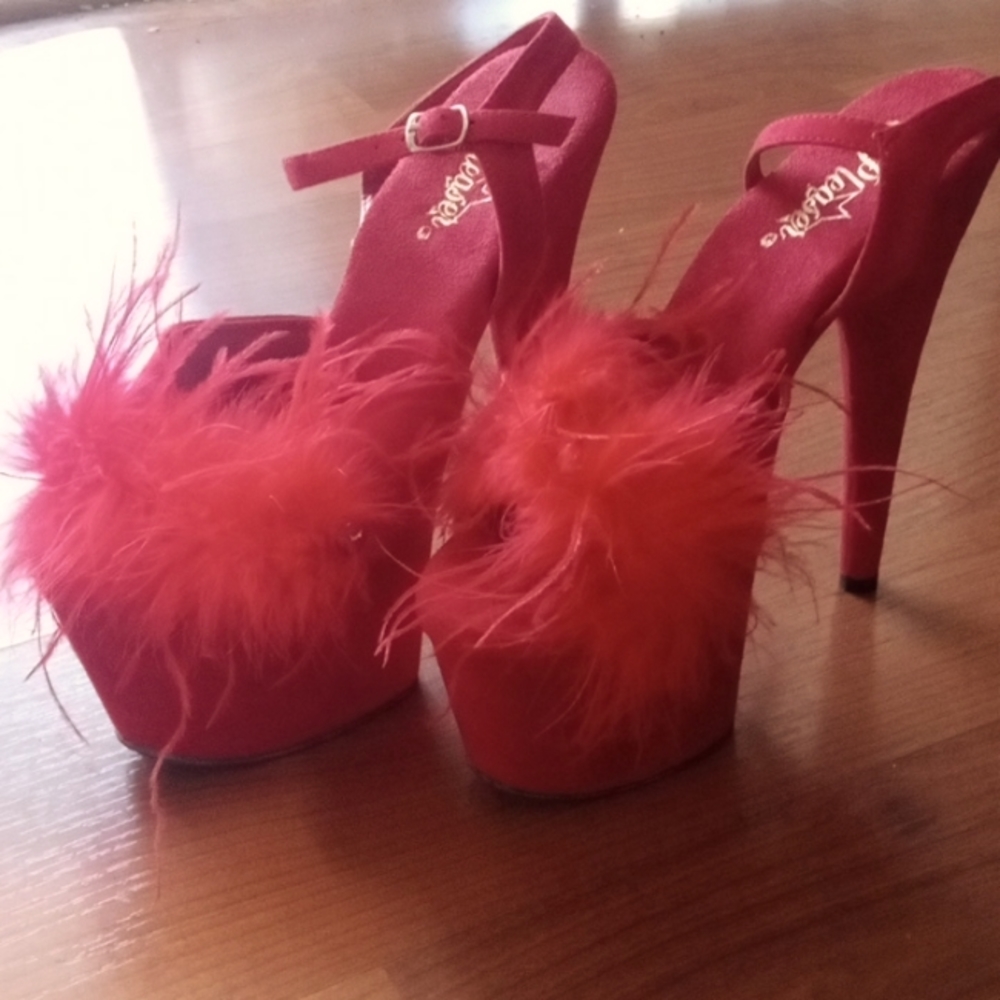 Red Woman's pleasers